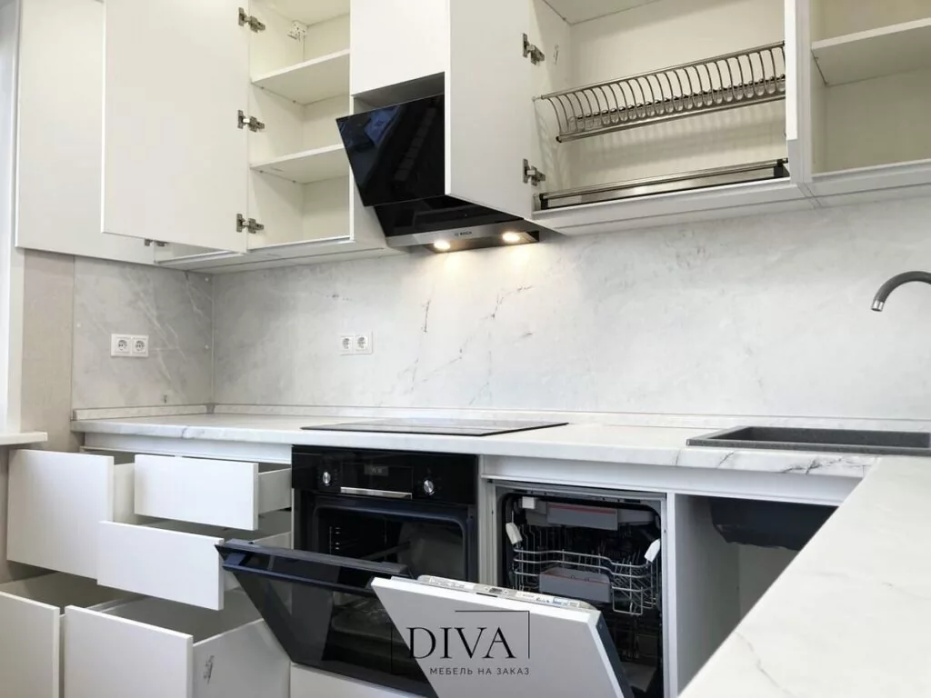 белая кухня на заказ фото