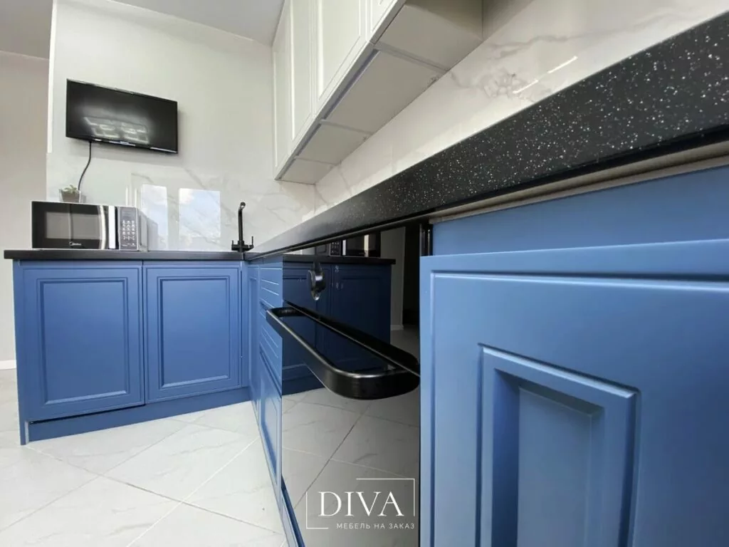 КУХНЯ В ЭМАЛИ