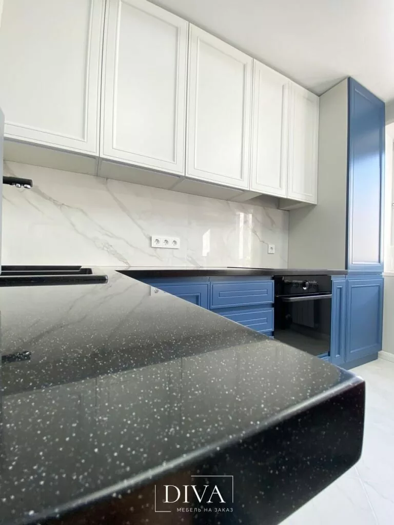 синяя кухня