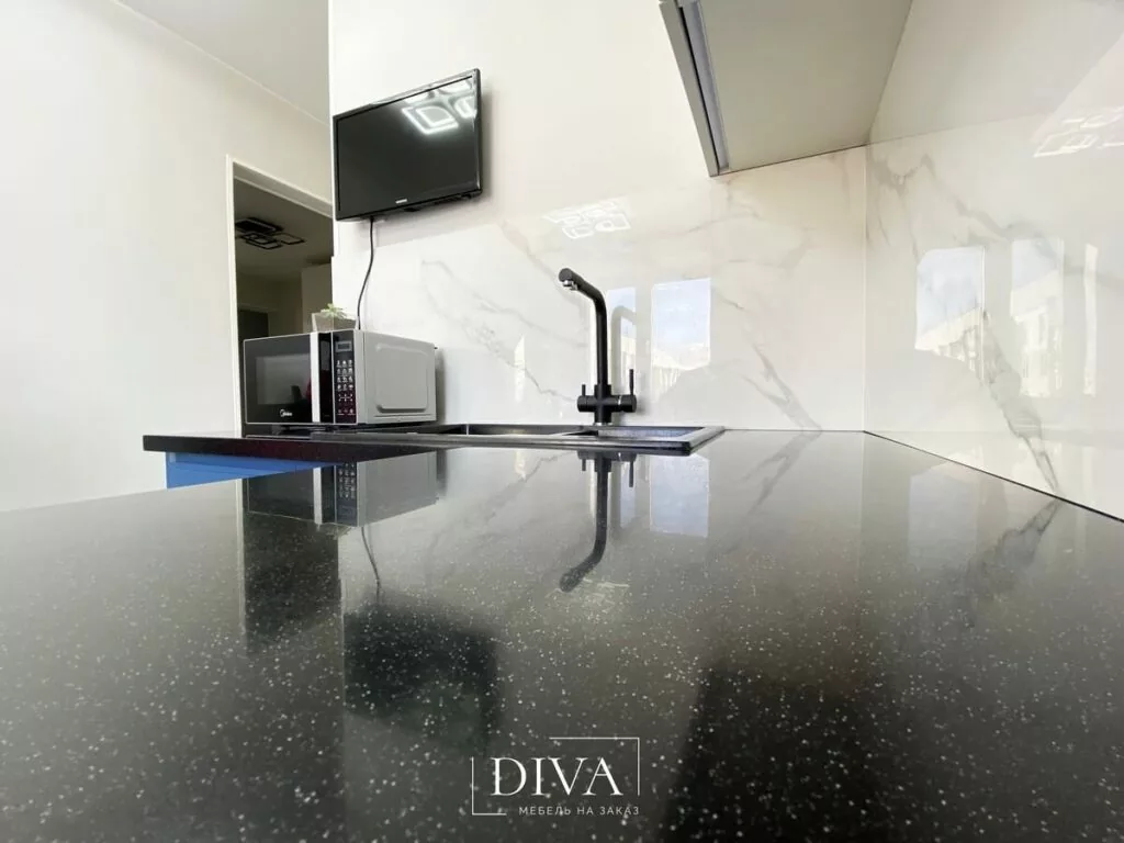 черная столешница